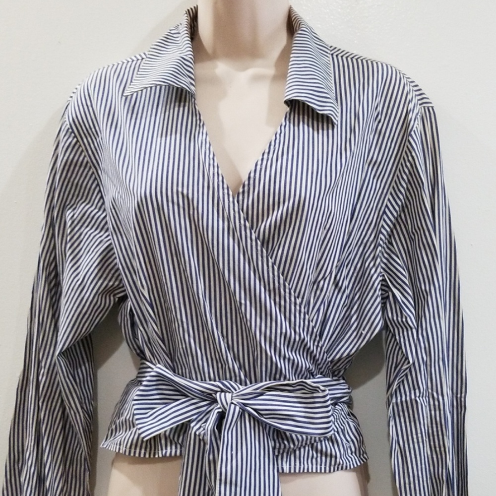 🕺💃Hp🕺💃Neiman Marcus pinstriped wrap top - Picture 5 of 8
